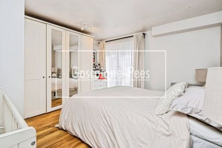 Rosemount Avenue, West Byfleet, KT14 - Photo 3