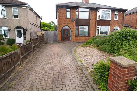 3 bedroom semi-detached house to rent - Photo 2
