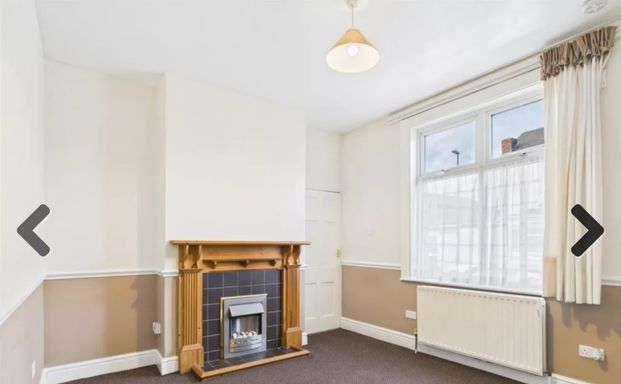 3 Bed Semi-Detached House, Latham Road, CV5 - Photo 1