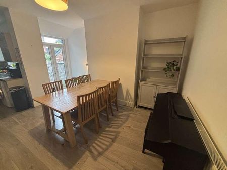 Meadows Road, Sale, M33 - Photo 5