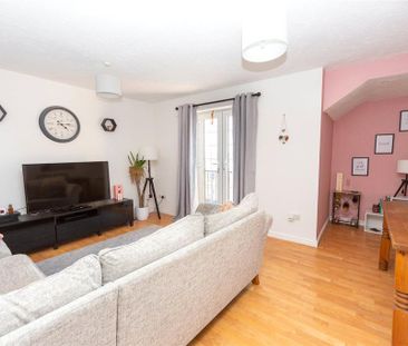 2 bedroom apartment to rent - Photo 2