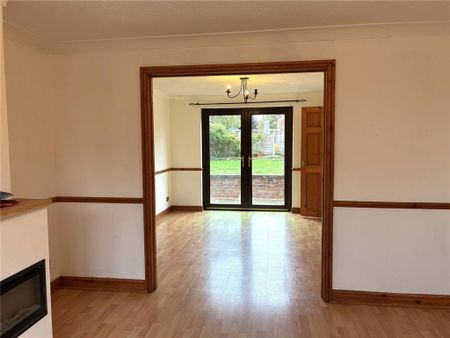 3 bedroom semi-detached house to rent - Photo 2