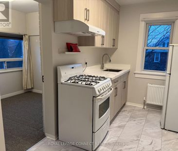 #Second Floor - 64 Mavety Street – Toronto W02, Ontario - Photo 4