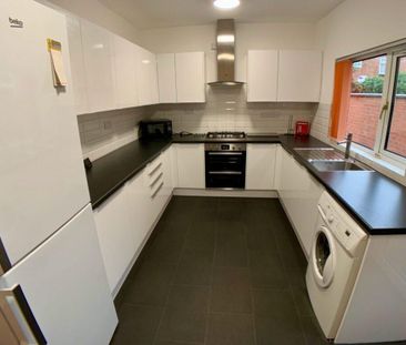 5 bedroom terraced house to rent - Photo 5