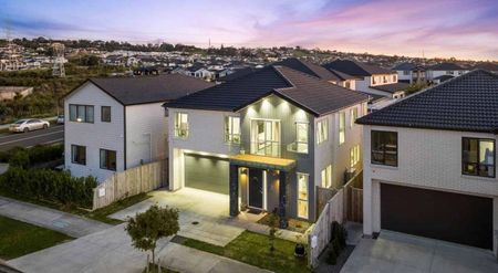 Executive Family Home in the Heart of Flat Bush – Ormiston School Zone! - Photo 5