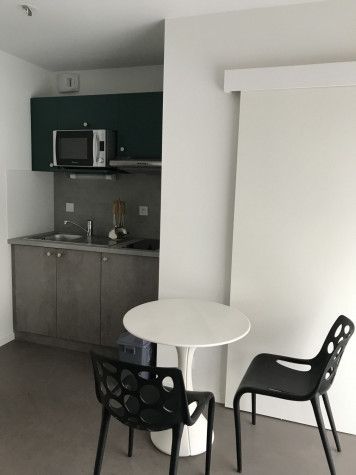 T1 RDC de 23m2 à 27m2 meublé et équipé - Photo 2
