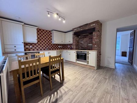 2 bedroom semi-detached house to rent - Photo 4