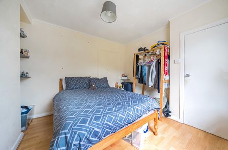 4 bedroom terraced house to rent - Photo 5