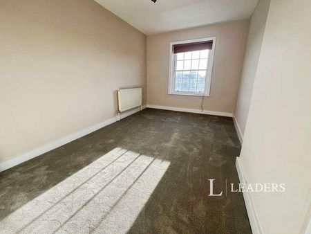 Flat D, Market Hill, Buckingham, Buckinghamshire, MK18 - Photo 3