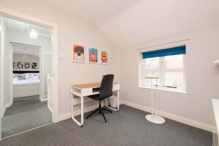 Claremont Terrace - Photo 2
