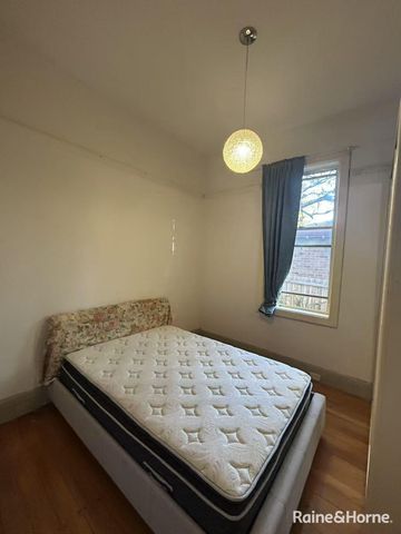 Charming studio/1-bedroom just 900m to Roseville Station & shops - Photo 4