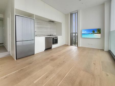 Immaculately presented sunny apartment - Photo 3