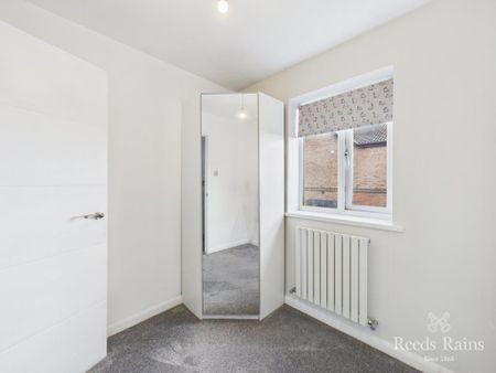 3 bedroom terraced house to rent - Photo 4