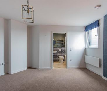 3 bedroom apartment to rent - Photo 1