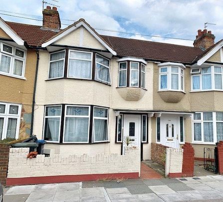 3 bedroom terraced house to rent - Photo 1