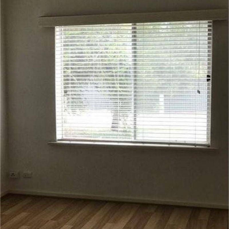 Ground Level, TWO Bedroom, Open Plan Large Living/Dining area, Great location. - Photo 1