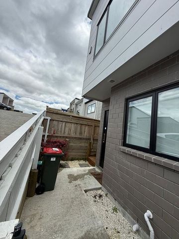 Modern 3BR Townhouse in Papakura - Photo 5