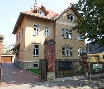 Exkl. 3-Zi.-Etagenwohnung mit großem Balkon, Terrasse und Gartenanteil in Radebeul-Oberlößnitz - Foto 4