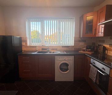 Manor Road, Rotherham, Brinsworth - Photo 6