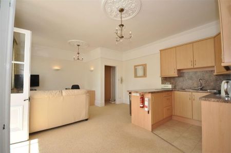 1 bedroom flat to rent - Photo 2