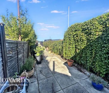 3 bedroom terraced house to rent - Photo 4