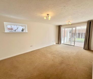 4 bedroom detached house to rent - Photo 3