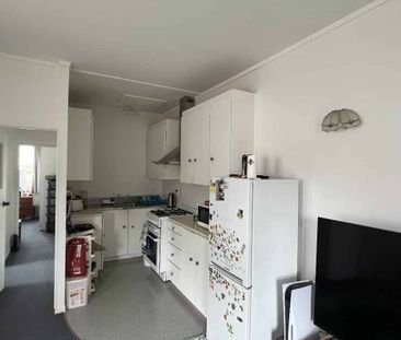 Compact Two Bedroom Home - Photo 3