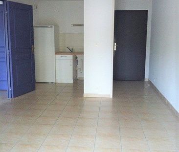 T2 AVEC BALCON + 2 PARKINGS - Photo 3