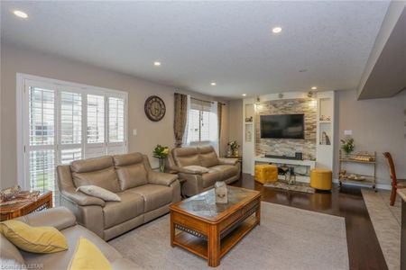 For Lease - 2879 Lemieux Walk, London South, Ontario - Photo 2