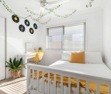 Modern family home in Brightwater, minutes from Sunshine Coasts bes... - Photo 4