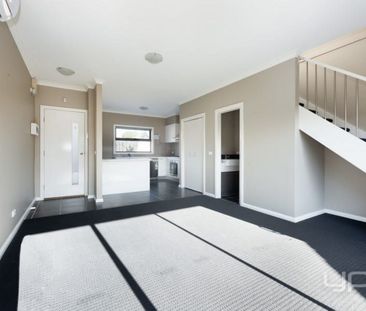 Perfect Town House - Photo 2