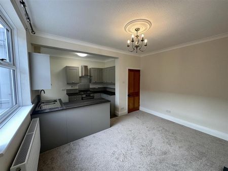 3 bedroom terraced house to rent - Photo 3