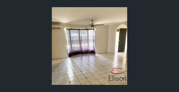 FOR RENT - CHARMING 3-BEDROOM HOME WITH RUMPUS ROOM IN A QUIET DAISY HILL CUL-DE-SAC - Photo 1