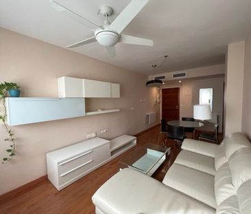 Alquiler de apartamento en Juan Carlos I, 2 dormitorios, 2 baños, g... - Photo 2