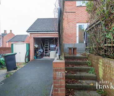 4 bedroom detached house to rent - Photo 3