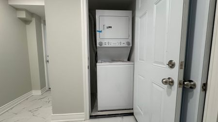 For Lease - 1686 Summergrove Crescent Unit# Bsmt 2BD, Mississauga, Ontario - Photo 5