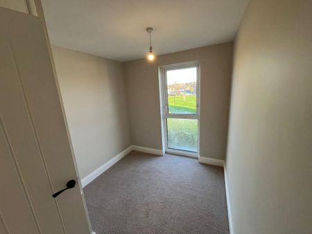 3 bedroom terraced house to rent - Photo 3