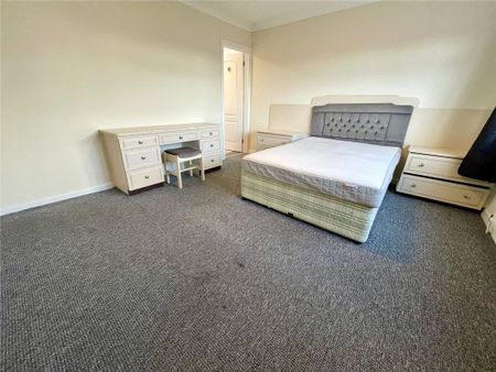 Cull Close, Poole, BH12 - Photo 5