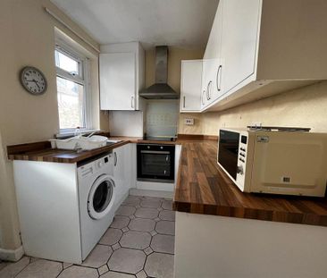 3 bedroom private hall to rent - Photo 4