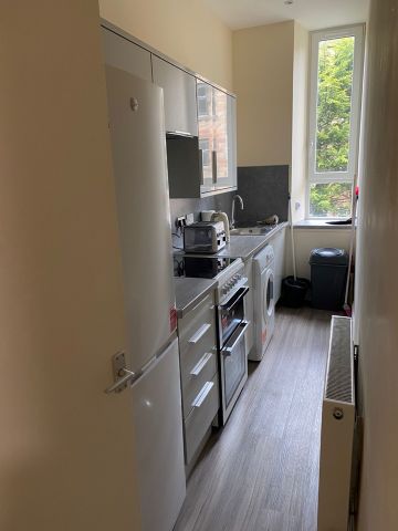 Room in a Shared Flat, Copland Road, G51 - Photo 3