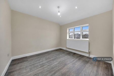 5 bedroom semi-detached house to rent - Photo 5