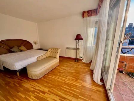 Casa adosada de alquiler en Carrer D'elisenda Ribatallada, L'Eixample - Photo 5