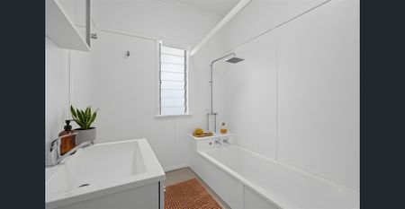 Quality Living! Updated 3 Bedroom Home with Modern Touches and Superb Local Access. - Photo 2