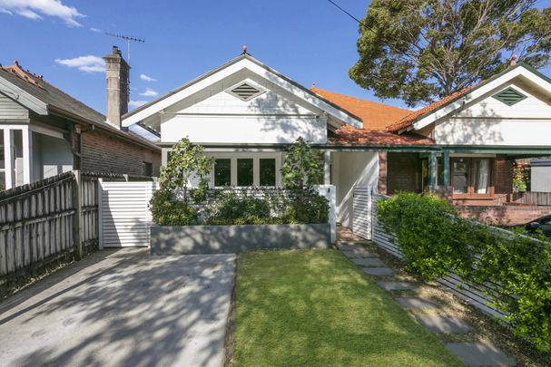 221 Carrington Road, Coogee NSW 2034 - House For Rent | Domain - Photo 1