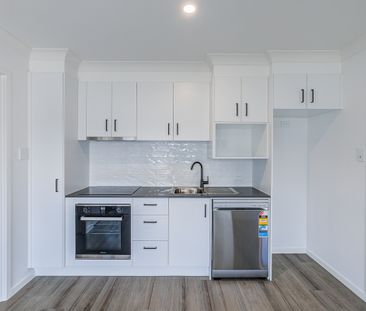 Brand New 2 Bedroom Duplex! - Photo 6