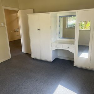 2/52 Eyre Street, North Ward - Photo 3