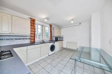 4 bedroom detached house to rent - Photo 5