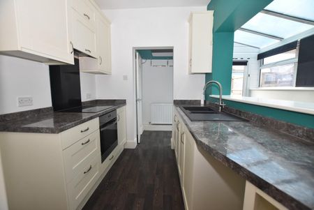 2 bedroom House To Let - Photo 5
