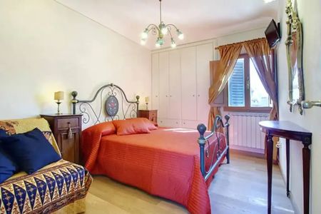 Via dei Pepi, Florence, Tuscany 50122 - Photo 4