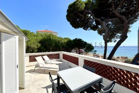 Cap d'Antibes – Maison avec terrasses et vue mer, face aux plages - Photo 2